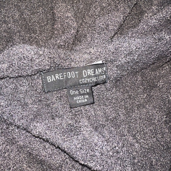 Barefoot Dreams cozychic Lite Poncho - Picture 2 of 3